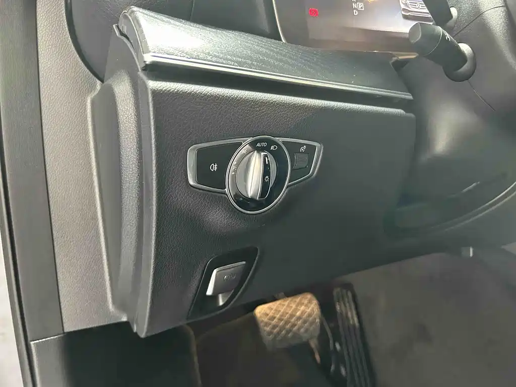 Mercedes-Benz Mercedes-Benz E-Class 2019 E 300 L Sport Fashion Edition 2019 - thumbnail 12