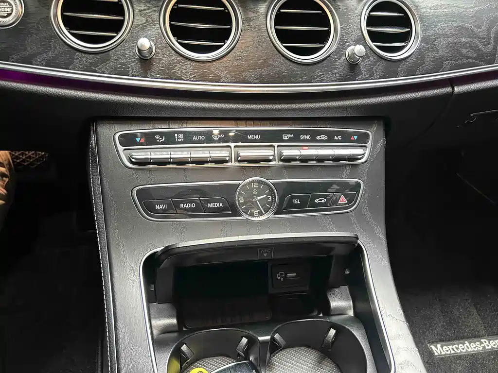 Mercedes-Benz Mercedes-Benz E-Class 2019 E 300 L Sport Fashion Edition 2019 - thumbnail 17