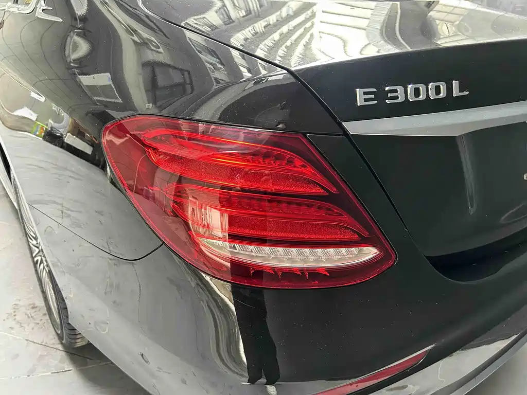 Mercedes-Benz Mercedes-Benz E-Class 2019 E 300 L Sport Fashion Edition 2019 - thumbnail 21