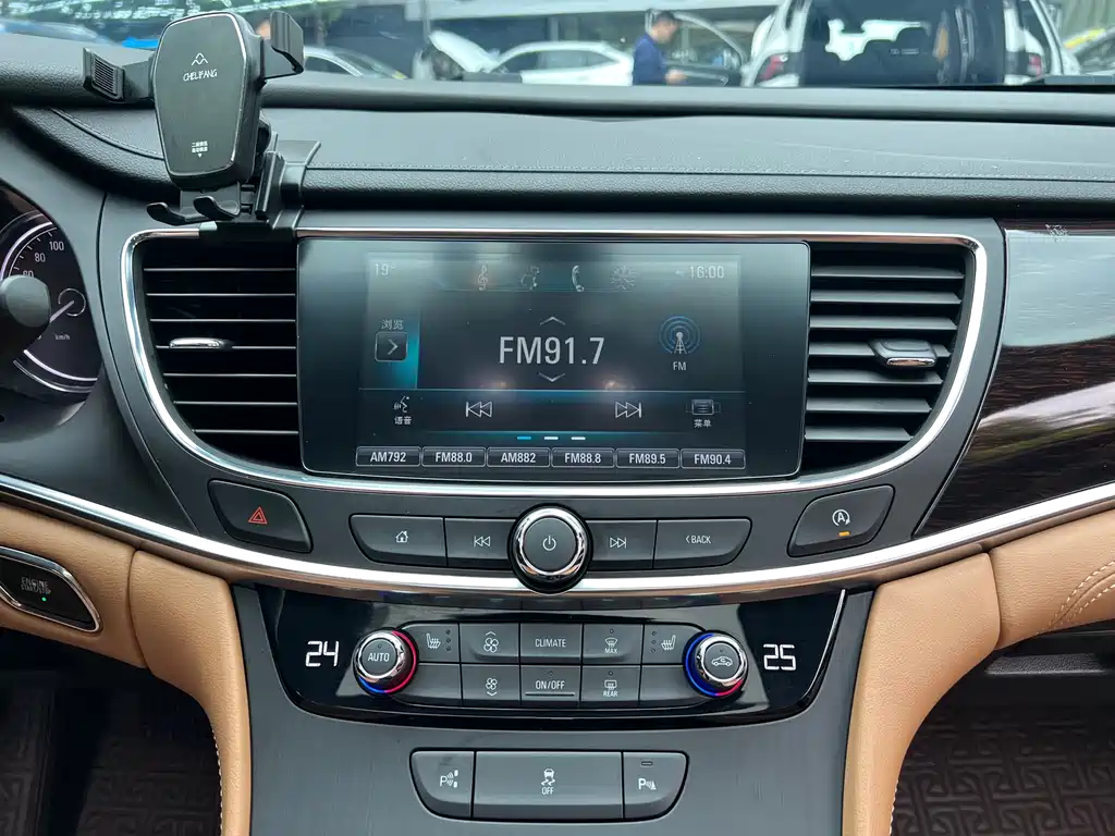 Buick Buick LaCrosse 2018 28T Elite 2019 - thumbnail 15