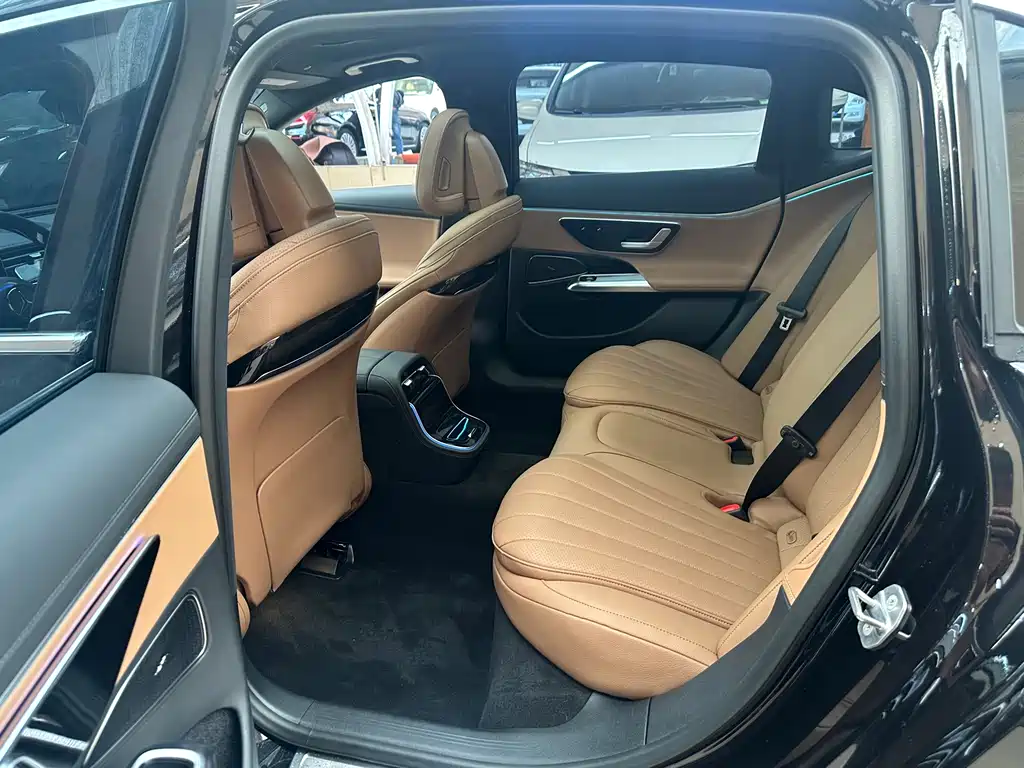 Mercedes-Benz Mercedes-Benz E-Class 2024 Model Year Facelift E 260 L 2024 - thumbnail 8