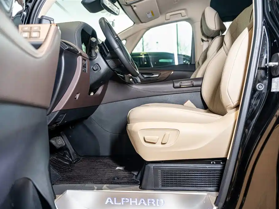 Toyota Alphard 2024 Model Hybrid 2.5L Premium Edition 2024 - thumbnail 7