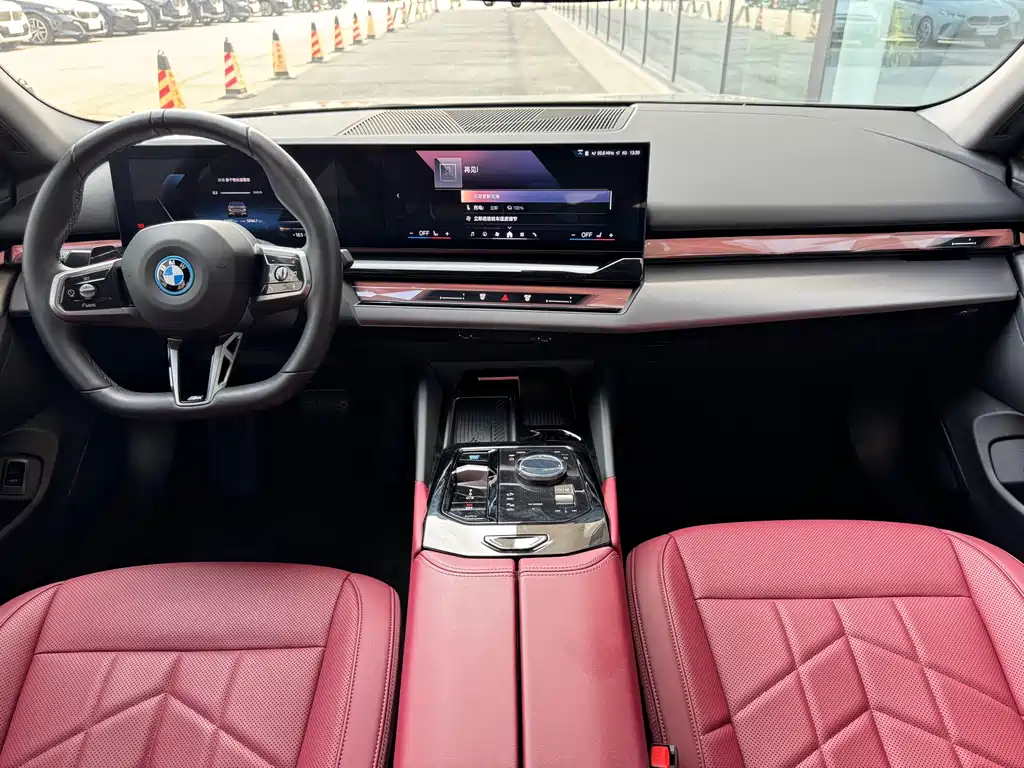 BMW BMW i5 2024 eDrive 35L M Sport Package 2025 - thumbnail 5