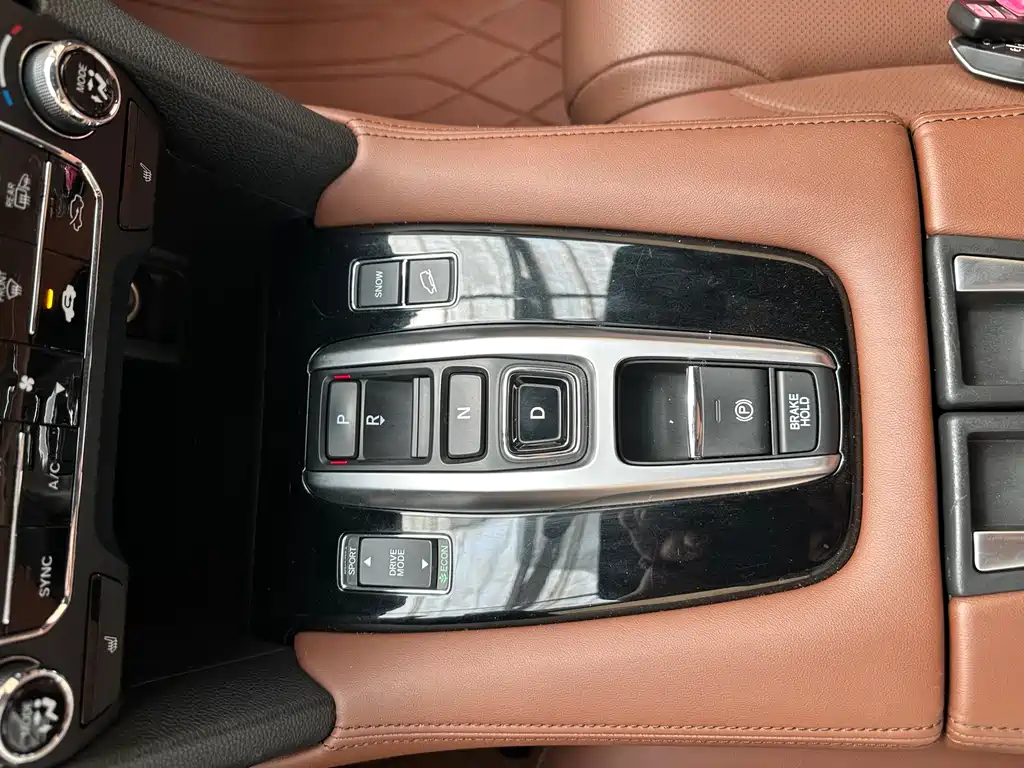 Honda Honda UR-V 2020 370TURBO FWD Elegant Edition 2023 - thumbnail 10
