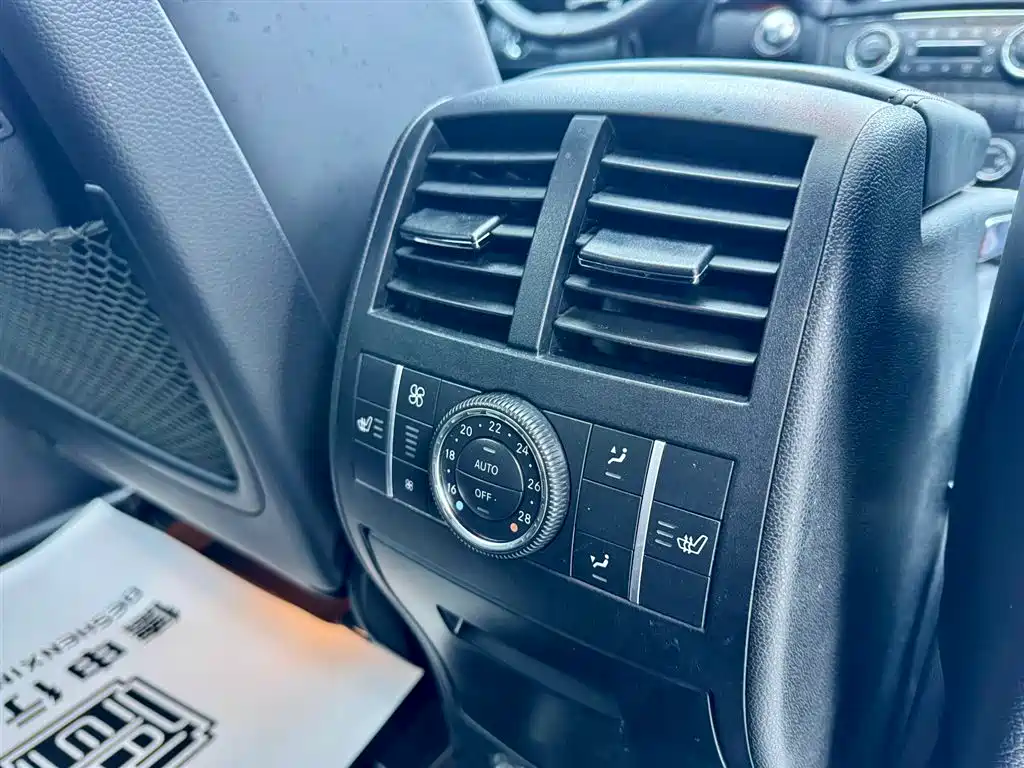 Mercedes-Benz Mercedes-Benz GL-Class 2011 GL 450 4MATIC Premium 2012 - thumbnail 25