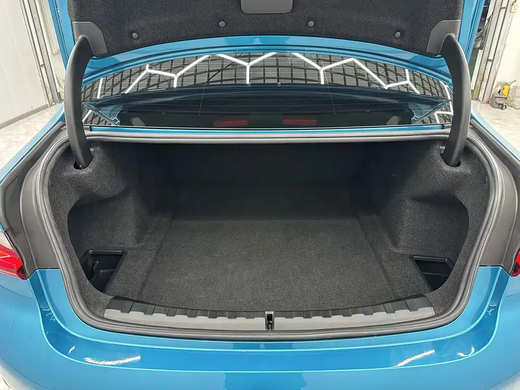 BMW BMW 3 Series 2023 320Li M Sport Package 2022 - thumbnail 16