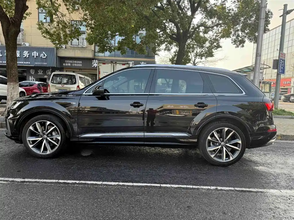 Audi Audi Q7 2020 55 TFSI quattro S line Sport Package 2020 - thumbnail 2
