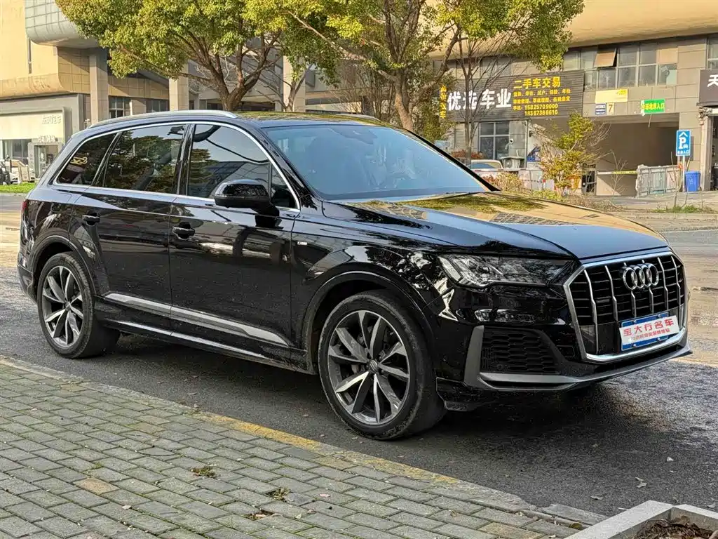 Audi Audi Q7 2020 55 TFSI quattro S line Sport Package 2020 - thumbnail 3