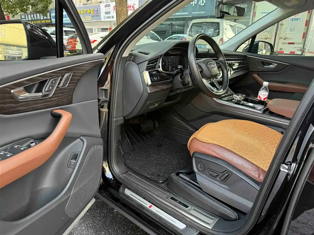 Audi Audi Q7 2020 55 TFSI quattro S line Sport Package 2020 - thumbnail 6
