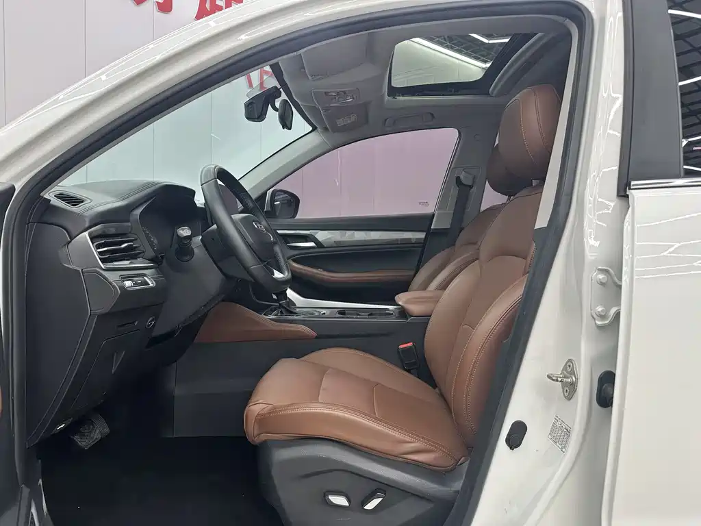 Geely Automobile Geely Emgrand X6 2021 PRO 1.4T Automatic Premium Edition 2022 - thumbnail 4