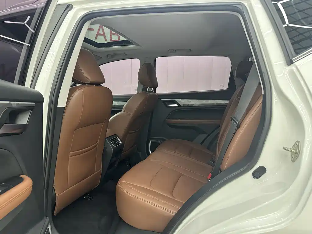 Geely Automobile Geely Emgrand X6 2021 PRO 1.4T Automatic Premium Edition 2022 - thumbnail 5