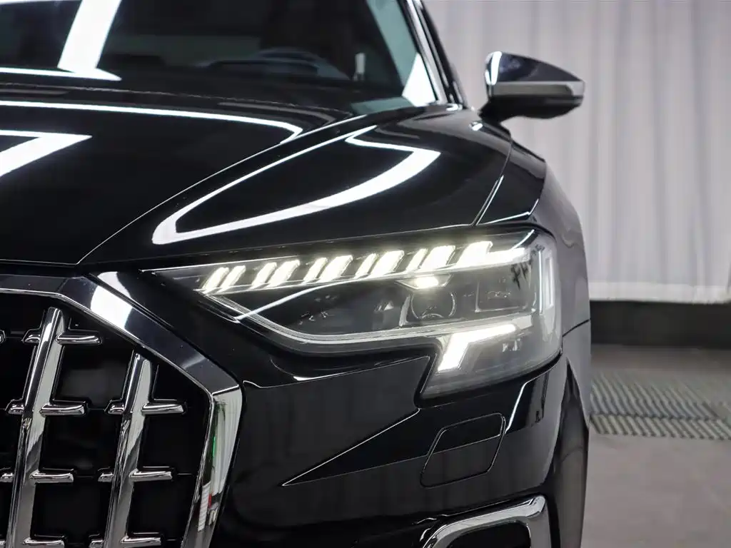 Audi Audi A8 2025 A8L Horch Founder's Edition 55TFSI 2026 - thumbnail 5