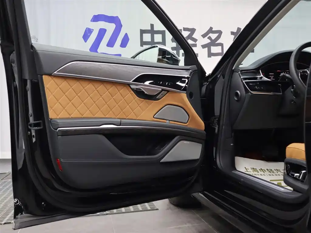 Audi Audi A8 2025 A8L Horch Founder's Edition 55TFSI 2026 - thumbnail 6