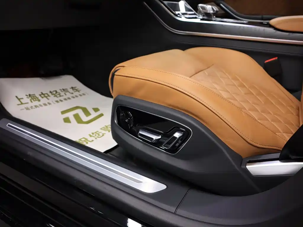 Audi Audi A8 2025 A8L Horch Founder's Edition 55TFSI 2026 - thumbnail 11