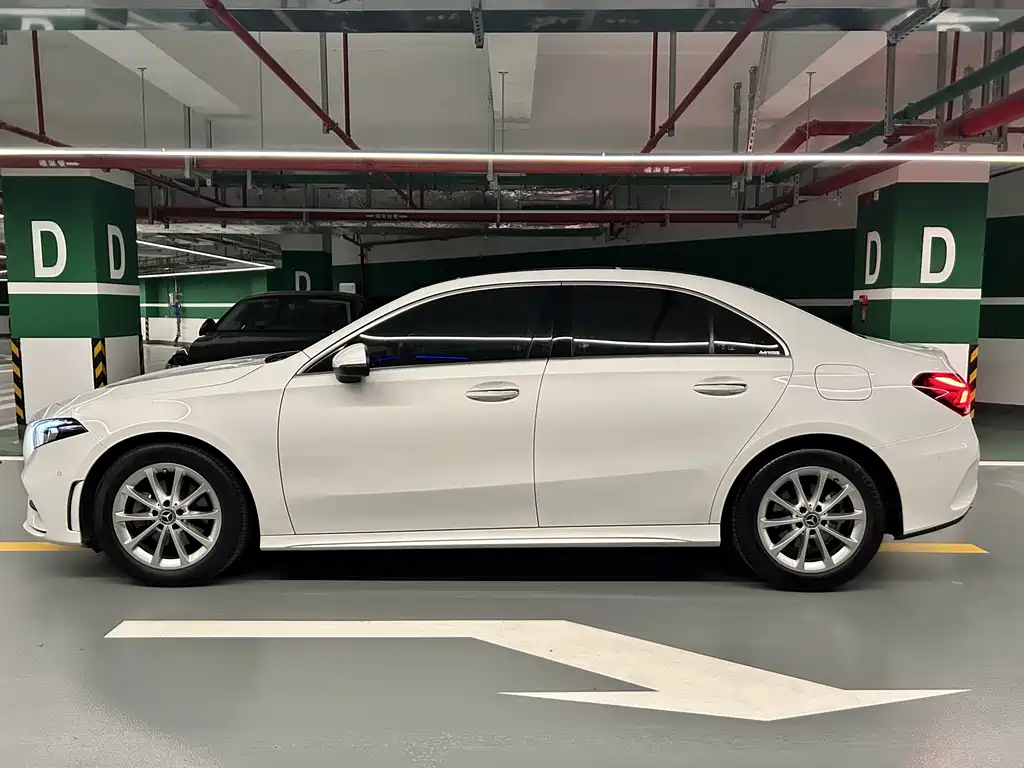 Mercedes-Benz Mercedes-Benz A-Class 2021 A 200 L Sport Sedan Fashion Edition 2021 - thumbnail 7