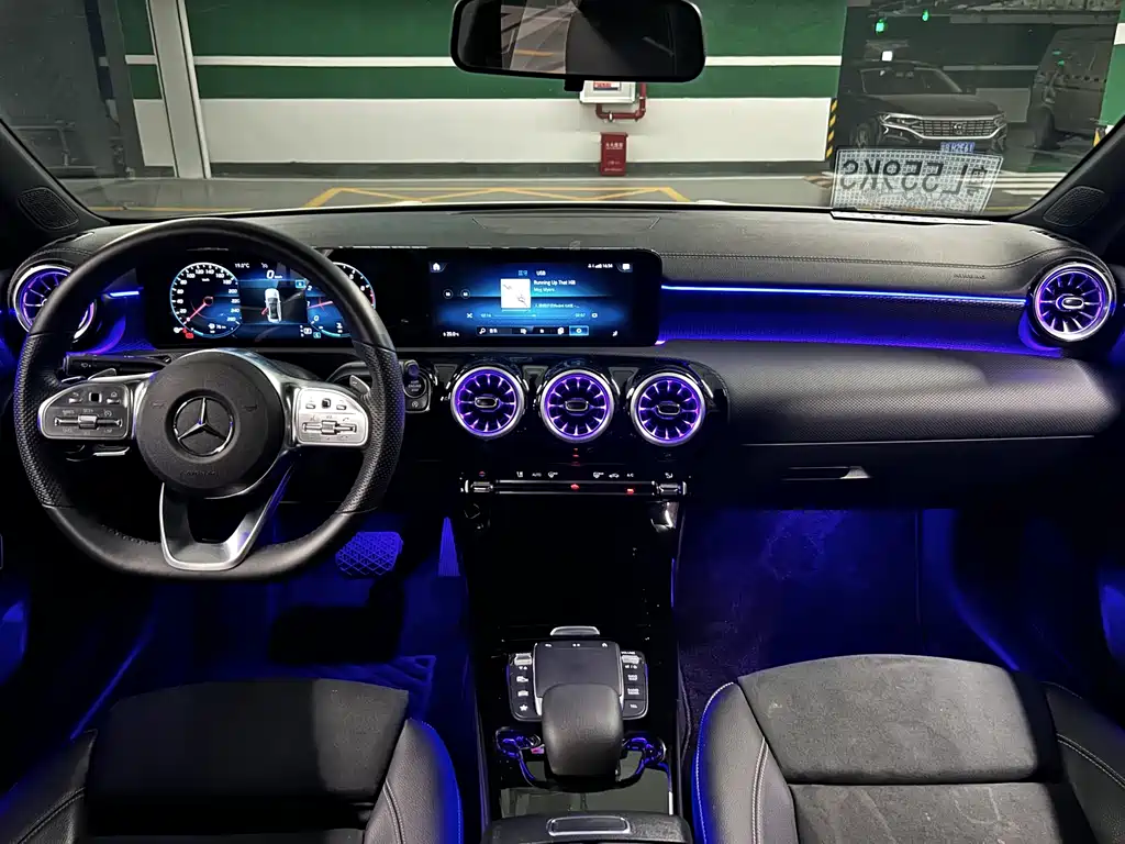 Mercedes-Benz Mercedes-Benz A-Class 2021 A 200 L Sport Sedan Fashion Edition 2021 - thumbnail 10