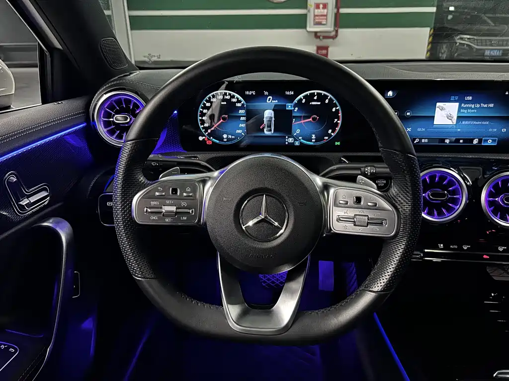 Mercedes-Benz Mercedes-Benz A-Class 2021 A 200 L Sport Sedan Fashion Edition 2021 - thumbnail 11