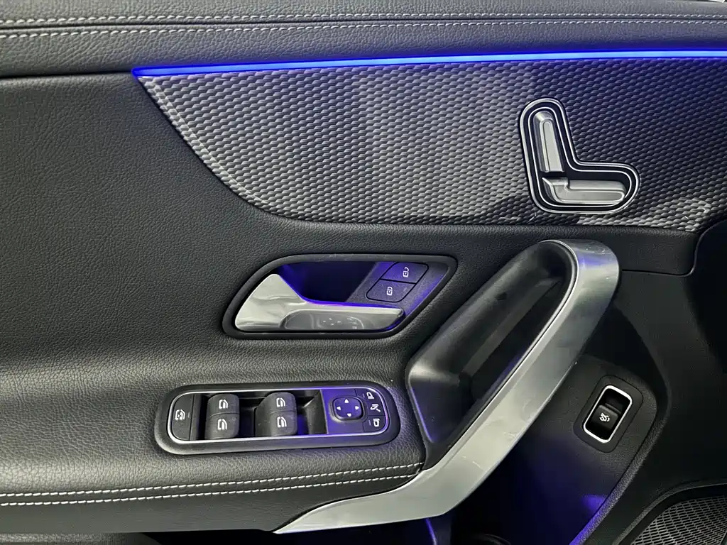 Mercedes-Benz Mercedes-Benz A-Class 2021 A 200 L Sport Sedan Fashion Edition 2021 - thumbnail 12