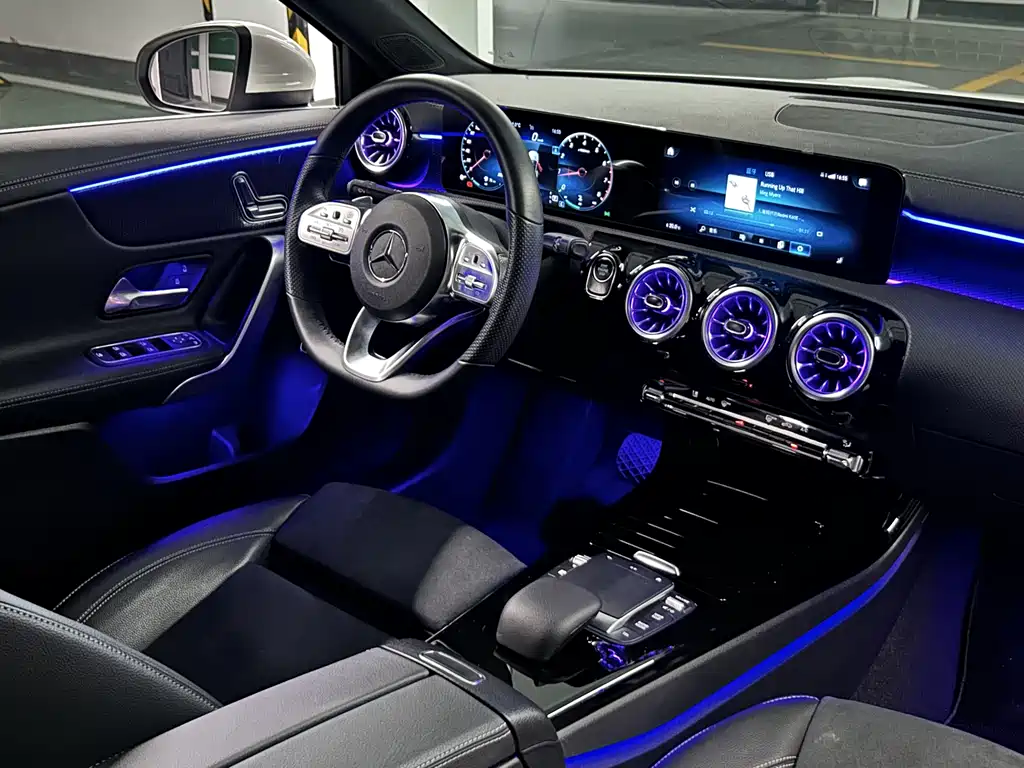 Mercedes-Benz Mercedes-Benz A-Class 2021 A 200 L Sport Sedan Fashion Edition 2021 - thumbnail 13