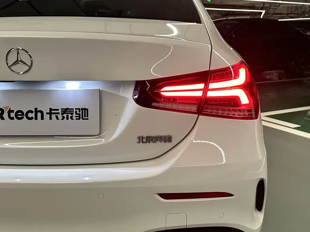 Mercedes-Benz Mercedes-Benz A-Class 2021 A 200 L Sport Sedan Fashion Edition 2021 - thumbnail 20