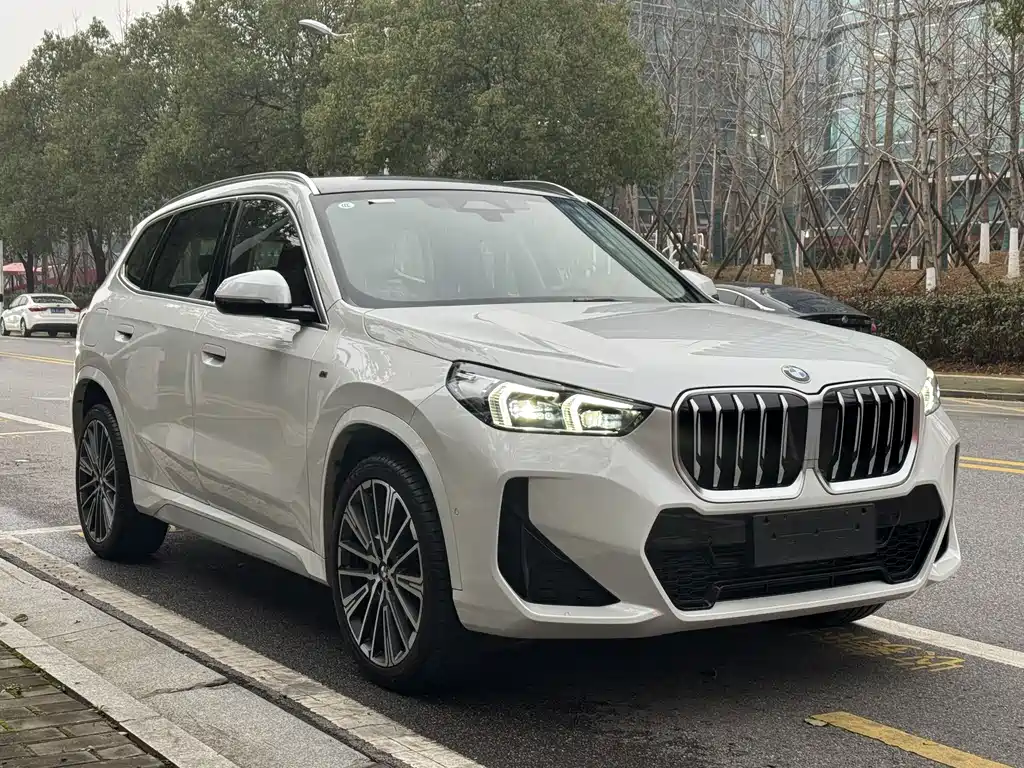 BMW BMW X1 2024 xDrive25Li M Sport Package 2024 - thumbnail 3