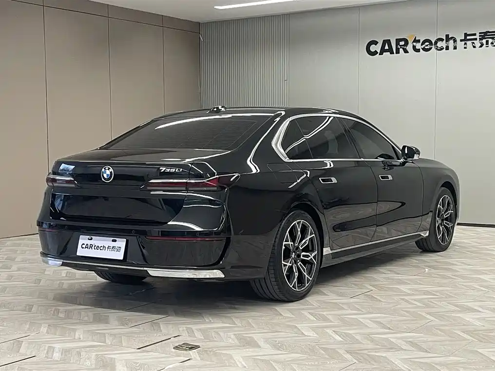 BMW BMW 7 Series 2023 735Li Luxury Package 2023 - thumbnail 5