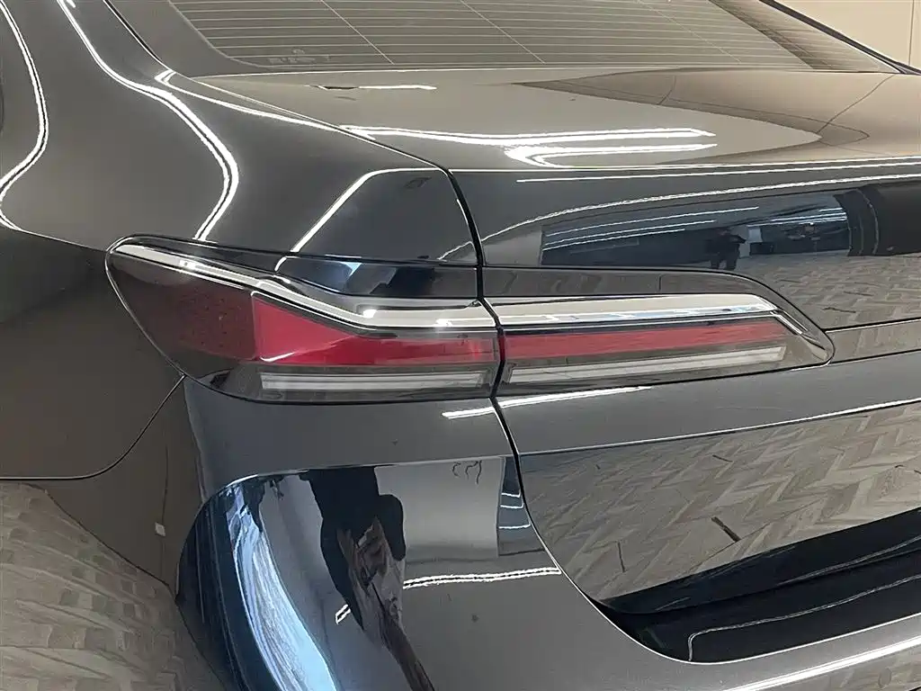 BMW BMW 7 Series 2023 735Li Luxury Package 2023 - thumbnail 10