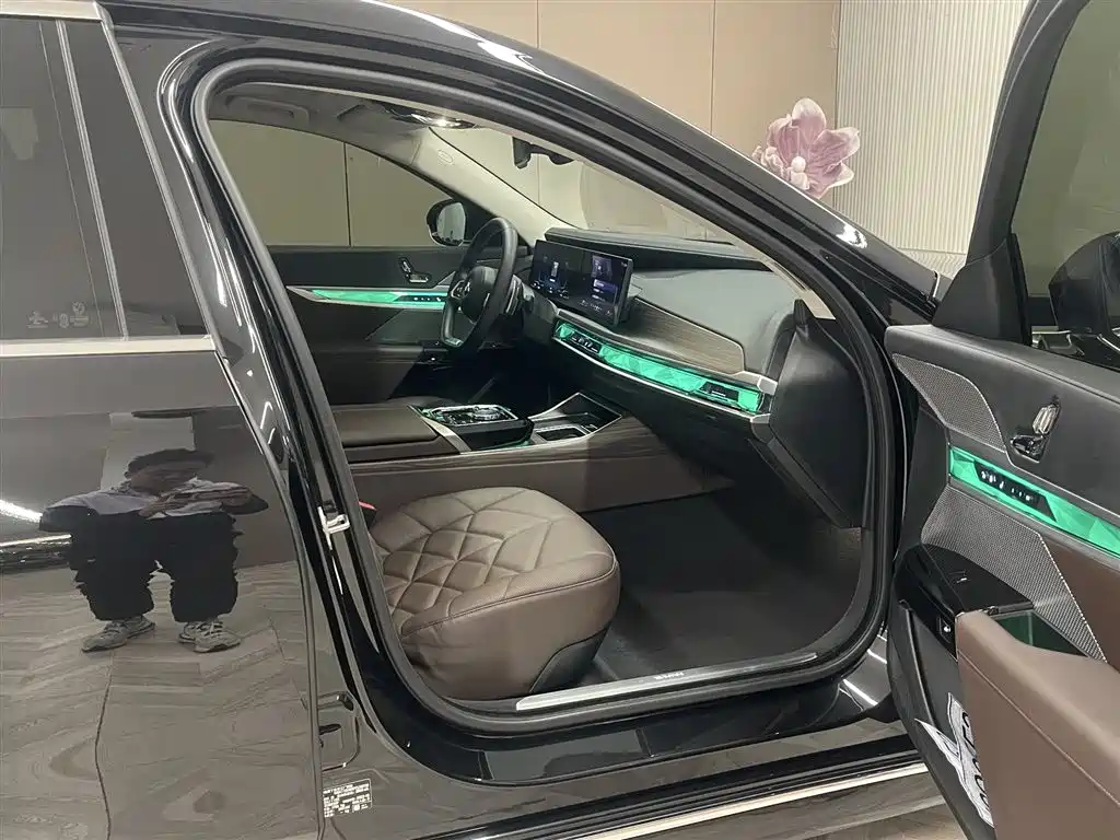 BMW BMW 7 Series 2023 735Li Luxury Package 2023 - thumbnail 17