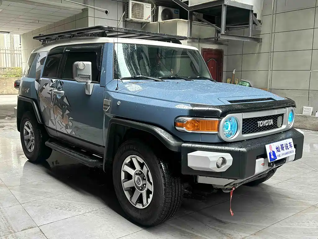 Toyota Toyota Land Cruiser FJ 2018 4.0L Middle East Edition 2020 - thumbnail 4