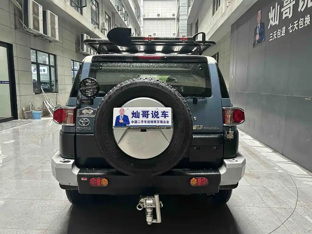 Toyota Toyota Land Cruiser FJ 2018 4.0L Middle East Edition 2020 - thumbnail 5
