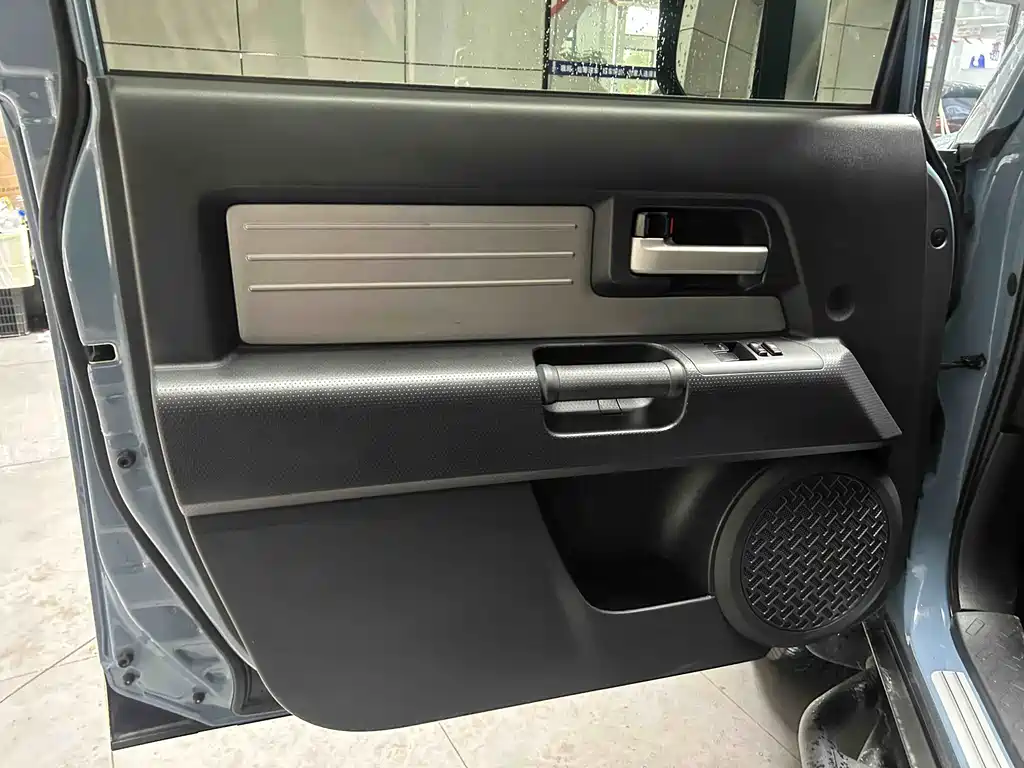 Toyota Toyota Land Cruiser FJ 2018 4.0L Middle East Edition 2020 - thumbnail 8