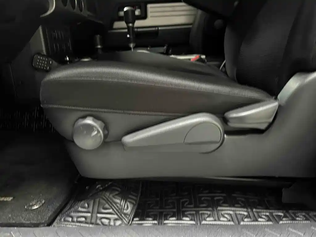 Toyota Toyota Land Cruiser FJ 2018 4.0L Middle East Edition 2020 - thumbnail 11