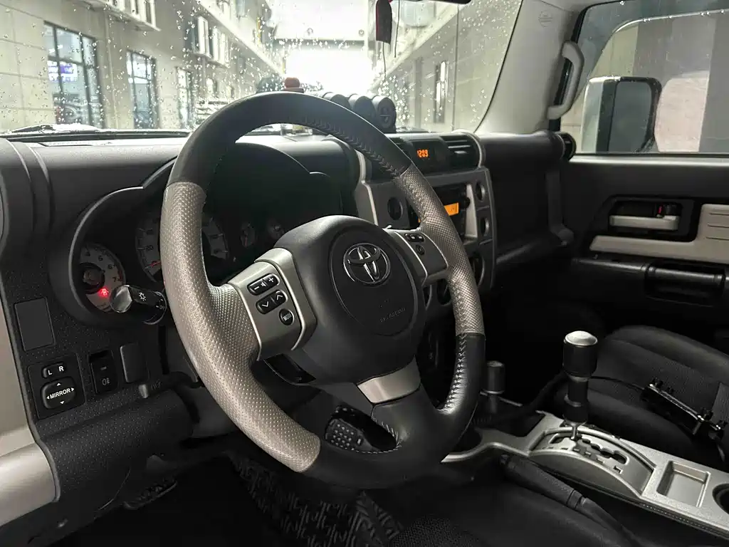 Toyota Toyota Land Cruiser FJ 2018 4.0L Middle East Edition 2020 - thumbnail 12