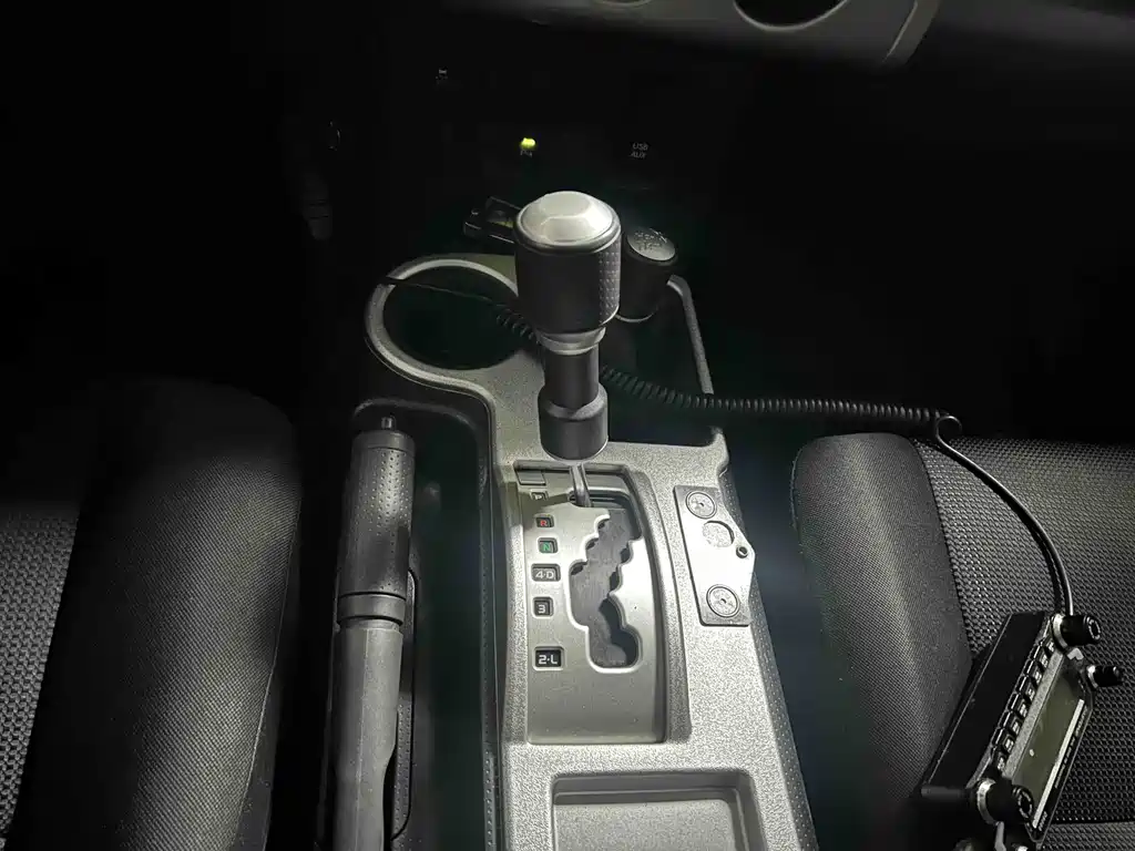 Toyota Toyota Land Cruiser FJ 2018 4.0L Middle East Edition 2020 - thumbnail 16