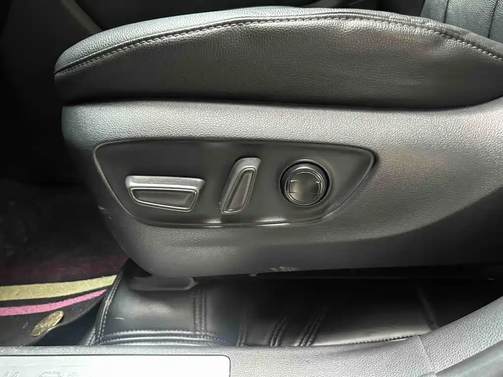 Toyota Toyota Highlander Hybrid 2.5L Two-Wheel Drive Premium Edition 7-Seat 2022 Model 2023 - thumbnail 12