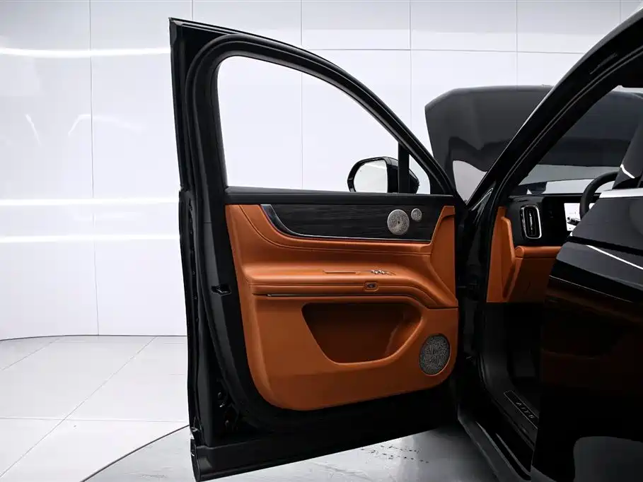 AITO M9 Aito M9 2024 Extended Range Ultra 42kWh 6-seater 2025 - thumbnail 9