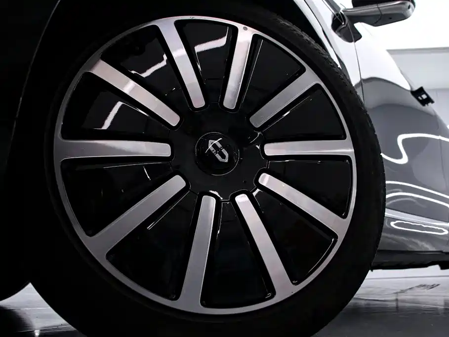 AITO M9 Aito M9 2024 Extended Range Ultra 42kWh 6-seater 2025 - thumbnail 14