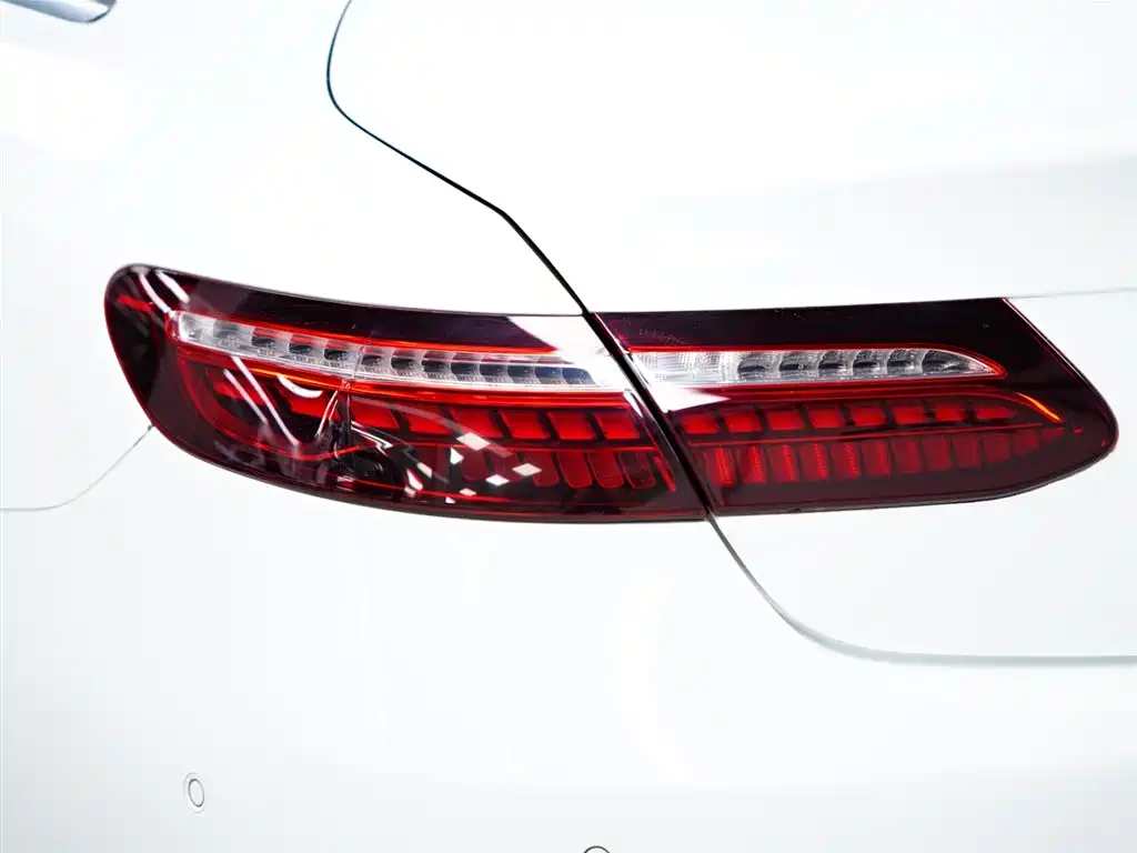 Mercedes-Benz Mercedes-Benz E-Class Coupe E 260 (2023 Model Year) 2024 - thumbnail 3
