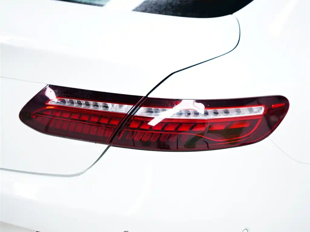 Mercedes-Benz Mercedes-Benz E-Class Coupe E 260 (2023 Model Year) 2024 - thumbnail 4