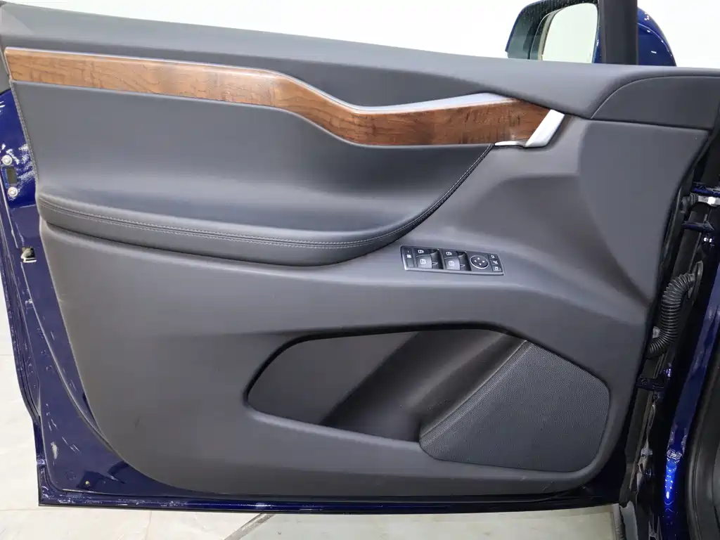 Tesla Model X 2017 Model X 100D Long Range Version 2019 - thumbnail 12