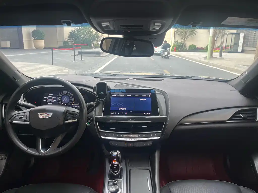 Cadillac Cadillac CT5 2023 28T Luxury (Standard) 2023 - thumbnail 29
