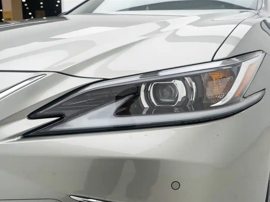 Lexus Lexus ES 2022 200 Excellence Edition 2024 - thumbnail 9