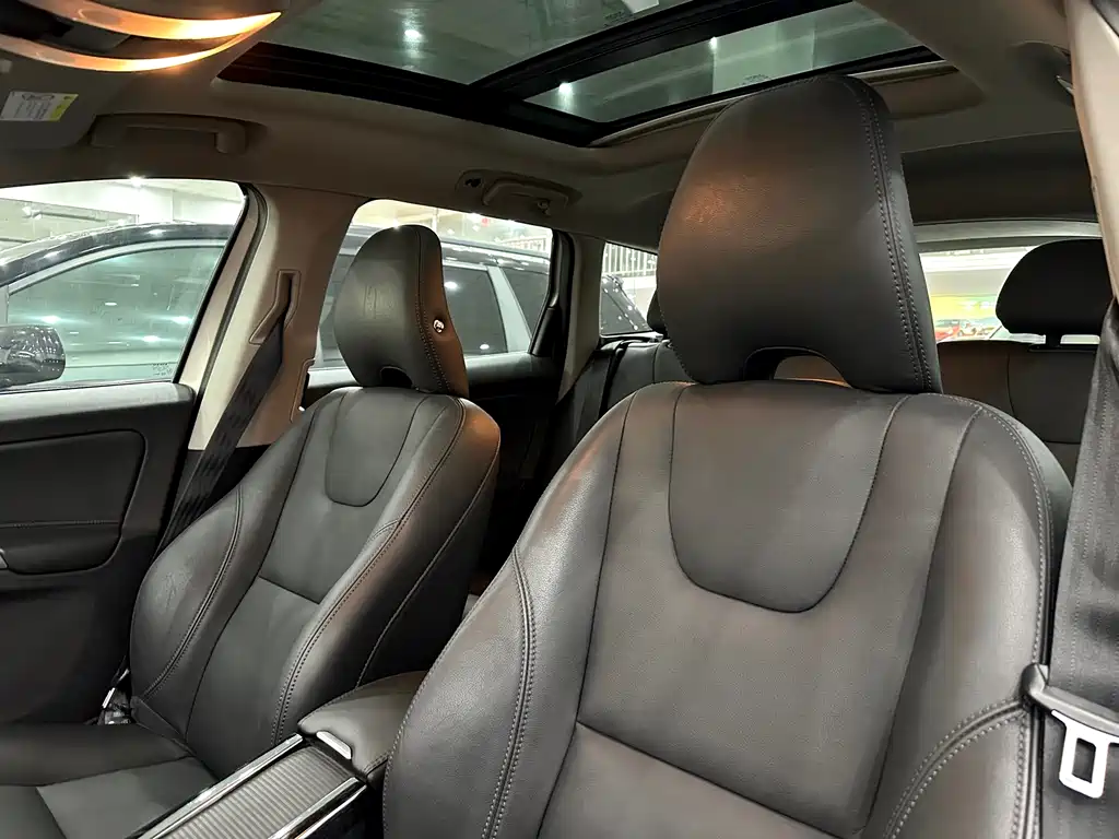 Volvo Volvo XC60 2017 T5 IntelliSafe Upgrade Edition 2017 - thumbnail 9