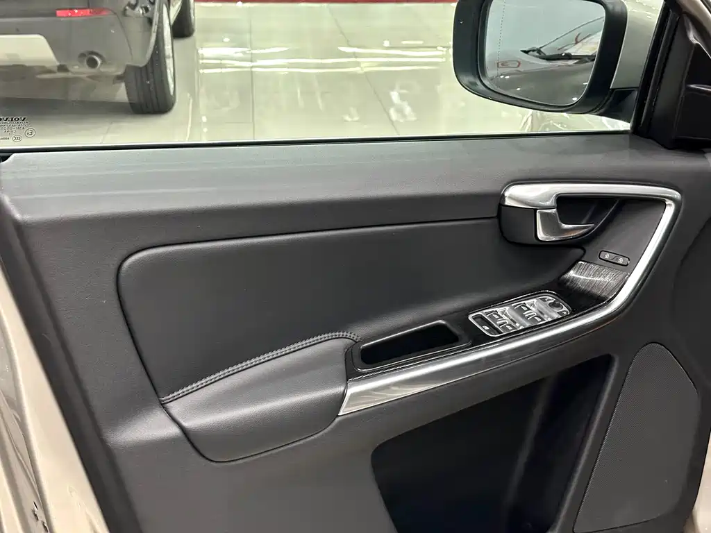 Volvo Volvo XC60 2017 T5 IntelliSafe Upgrade Edition 2017 - thumbnail 10