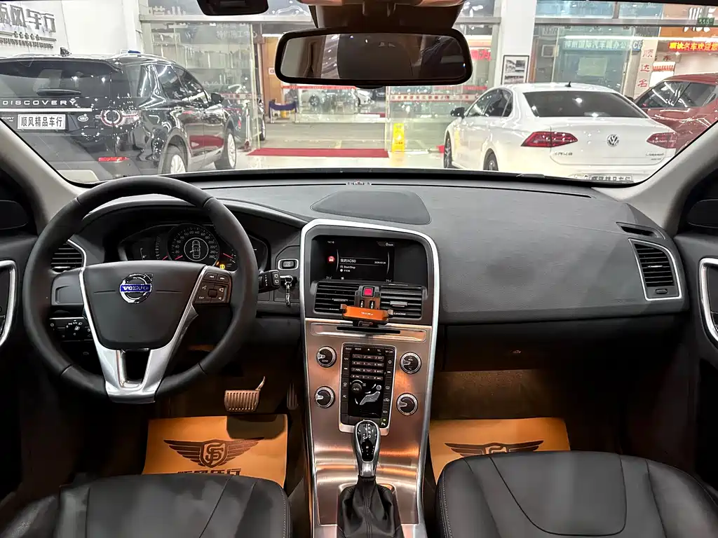 Volvo Volvo XC60 2017 T5 IntelliSafe Upgrade Edition 2017 - thumbnail 14
