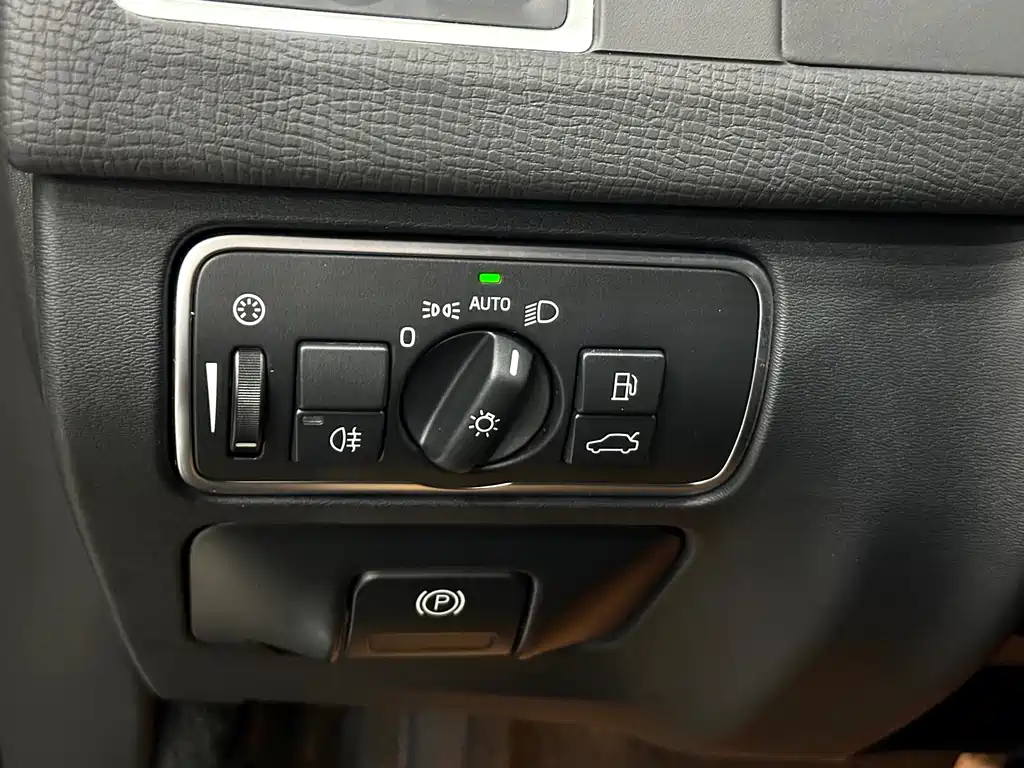 Volvo Volvo XC60 2017 T5 IntelliSafe Upgrade Edition 2017 - thumbnail 19