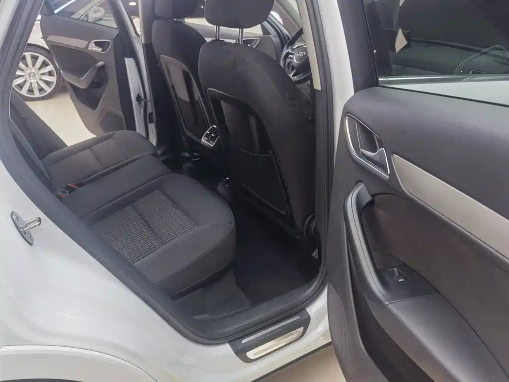 Audi Audi Q3 2015 30 TFSI Progressive Edition 2015 - thumbnail 13