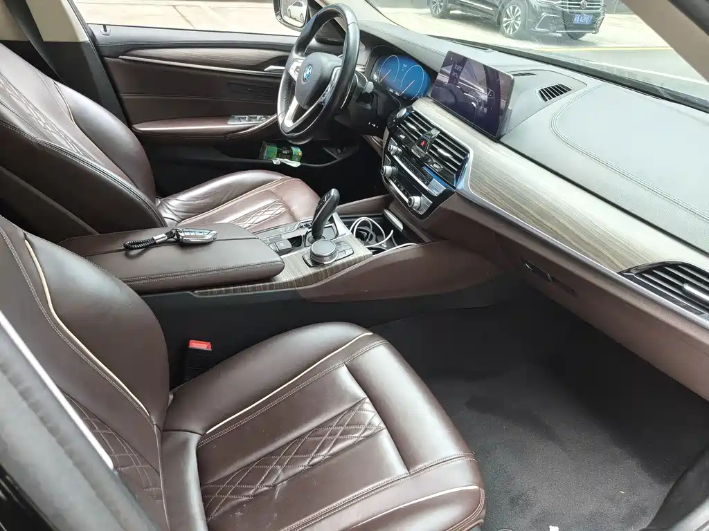BMW BMW 5 Series 2019 530Li Luxury Package 2019 - thumbnail 8