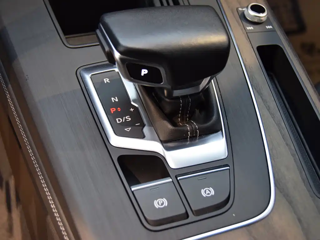 Audi Audi Q5L 2022 Facelift 40T Luxury Elegant Model 2023 - thumbnail 14