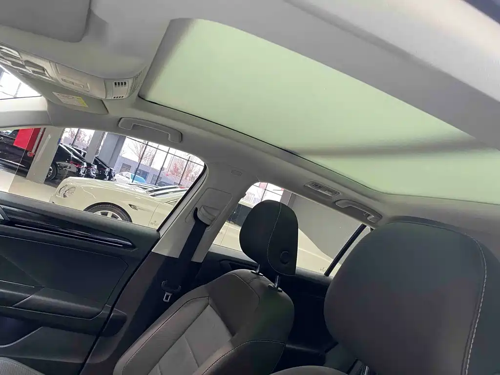 Volkswagen T-Roc 2021 280TSI DSG 2WD Comfort Intelligent Connectivity Edition 2021 - thumbnail 6